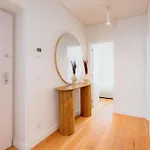 Orange House - Beautiful Two-bedroom 1d Apartament