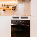 Orange House - Beautiful Two-bedroom 1d Apartament *