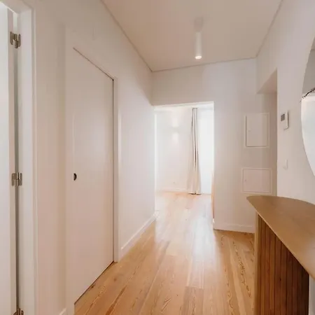 Orange House - Beautiful Two-bedroom 1d * Lisbon