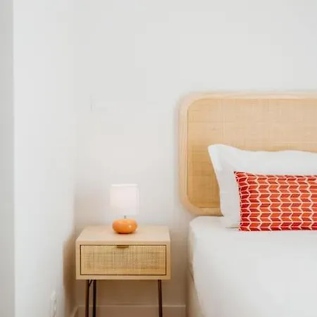 Orange House - Beautiful Two-bedroom 1d