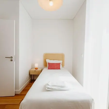 Orange House - Beautiful Two-bedroom 1d Apartament