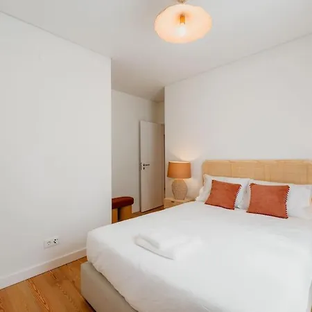 Orange House - Beautiful Two-bedroom 1d