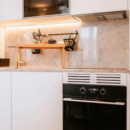 Orange House - Beautiful Two-bedroom 1d * Lisbona