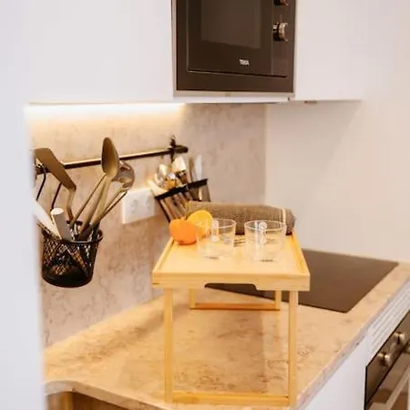 Orange House - Beautiful Two-bedroom 1d * ליסבון