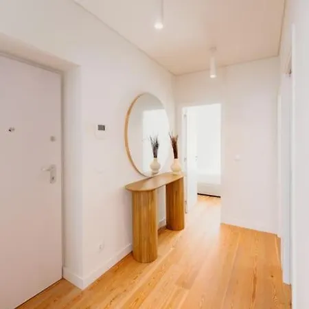 Orange House - Beautiful Two-bedroom 1d Apartment Lisbon