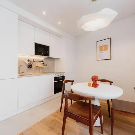 Apartment Orange House - Beautiful Two-bedroom 1d Lisbon