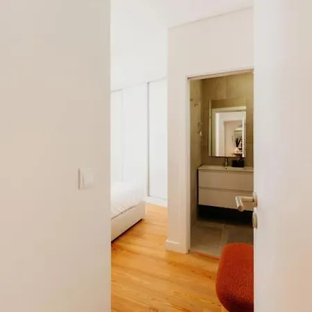 Orange House - Beautiful Two-bedroom 1d Lejlighed *
