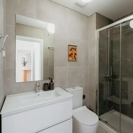 Apartment Orange House - Beautiful Two-bedroom 1d Lisbon