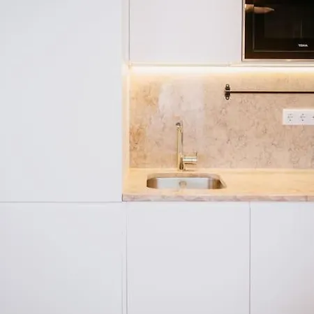 Apartment Orange House - Beautiful Two-bedroom 1d Lisbon