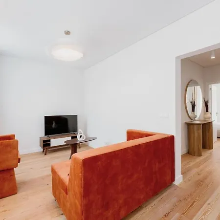 Orange House - Beautiful Two-bedroom 1d Apartment Lisbon