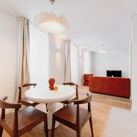 Orange House - Beautiful Two-bedroom 1d Lägenhet